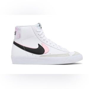 NIKE BLAZER MID ‘77 SE GS WHITE ARCTIC PUNCH SIZE 7W